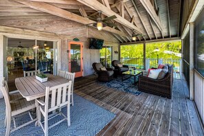 Screened Lanai with Dining and Seating