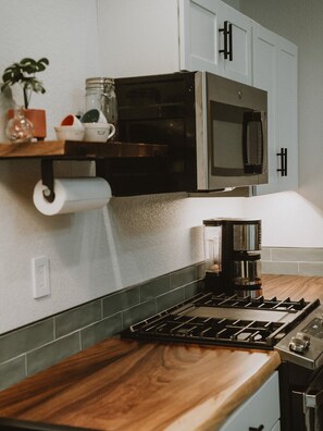 Gas stove
