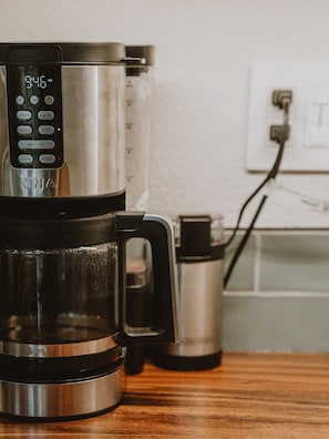 Kaffee und/oder Kaffeemaschine