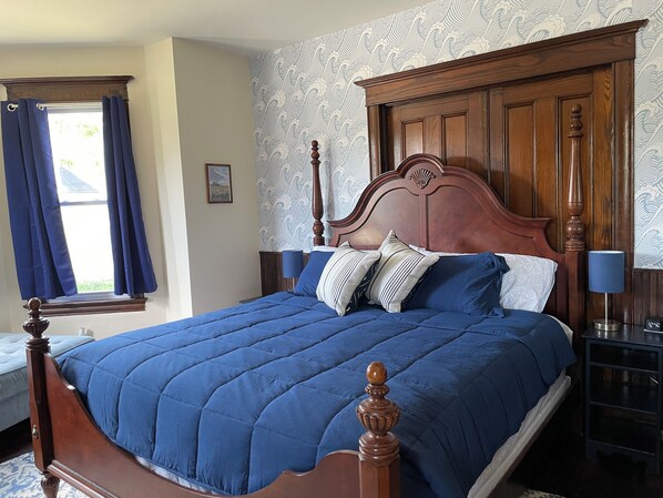 King Bedroom with Comfortable New mattress