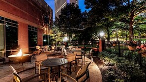 Outdoor firepit