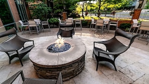 Outdoor firepit