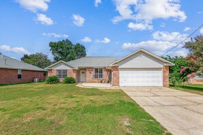 Plenty of parking available with the double driveway and 2 car garage