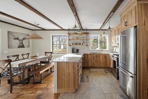 Kitchen / Dining Area