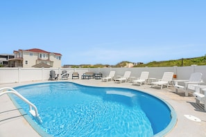 SN0213: Surf Monkey | Private Pool Area