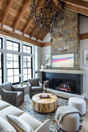 Mariposa Living Room - Cozy gas fireplace to enjoy with the flip of a switch