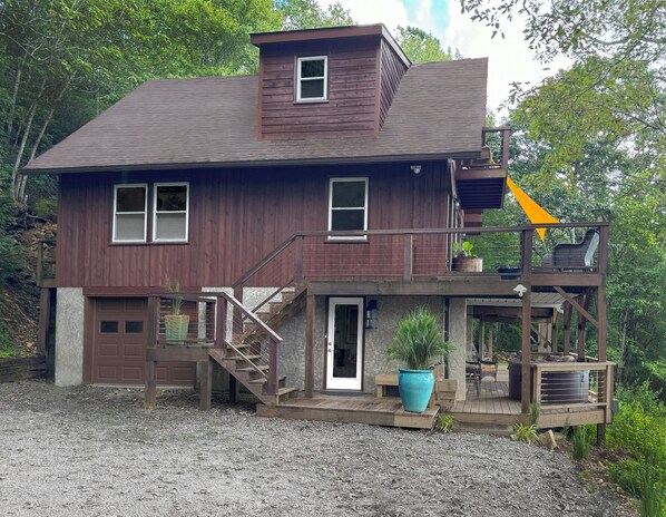 TA-DA! is situated at the end of a long private driveway