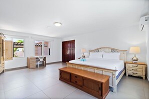 6BR Villa Sleeps 16+ Close 2 Beach w/ Amazing Pool (14066)