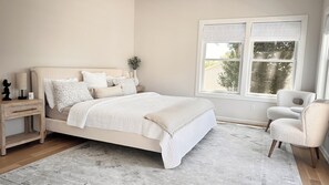 Bedroom 1 with KING tempur pedic new mattress