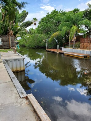 Bring you boat or jet skis and tie off to seawall