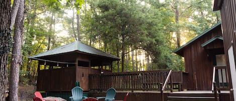 Bear Foot Lodge - a SkyRun Broken Bow Property - Can't beat the secluded backyard with shade for days. 
