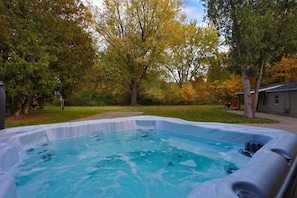 Bain à remous extérieur