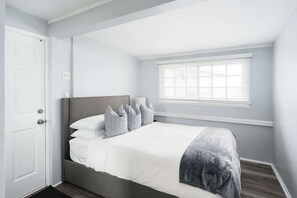 Comfy and Snug Queen Bed