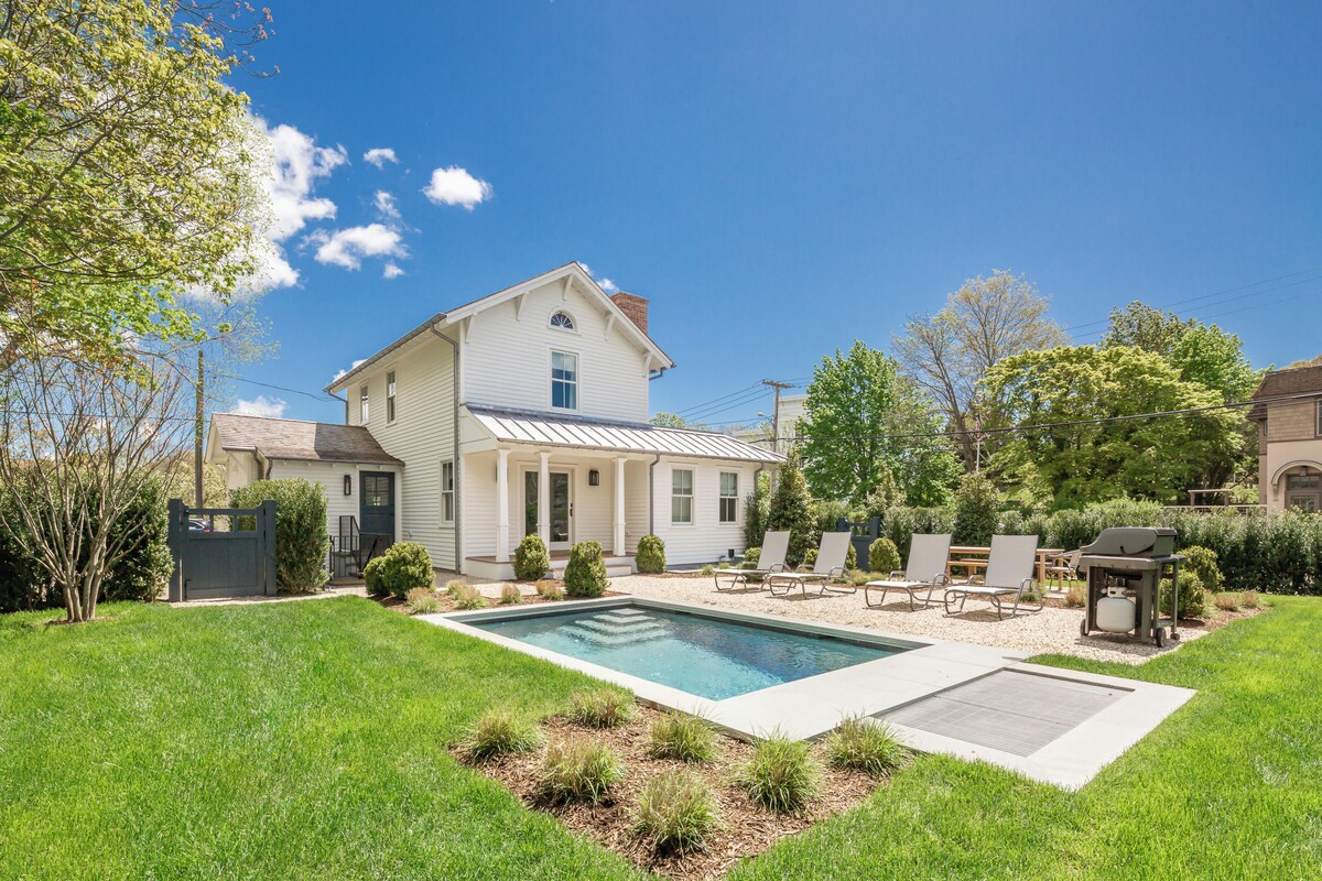 Beautifully renovated historic home in Sag Harbor Village. Walk to Everything.
