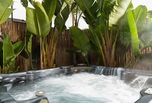 Enjoy our new jacuzzi!