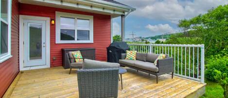 Quidi Vidi's Magic Unfolded: A Perfect Balcony to Savor a Morning Coffee