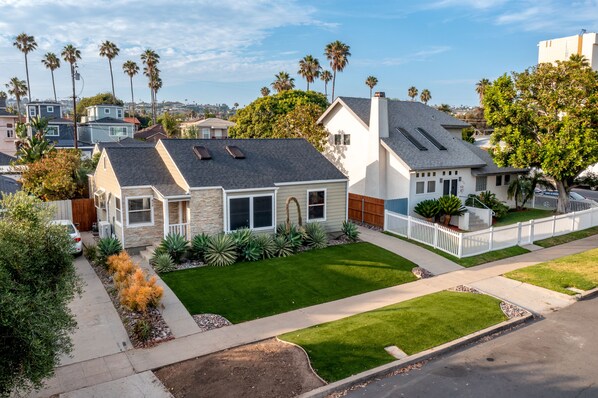 Upscale two bedroom/ two bathroom home in Pacific Beach, San Diego. 