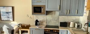 The Panoramic Sea View Apartment - Kitchen - Margate - Kent - seastay.co.uk