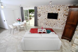 location saisonniere piscine spa calme detente nature parc riviere gard occitanie gite_de_charme art riviere serenite chic luxe design