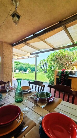 Outdoor dining