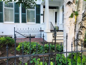 Front yard patio