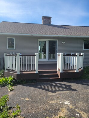 Back deck with driveway access