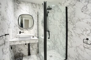 SALLE DE BAIN 1