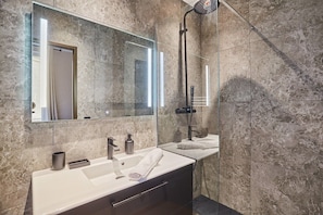 Salle de bain de la chambre n°2