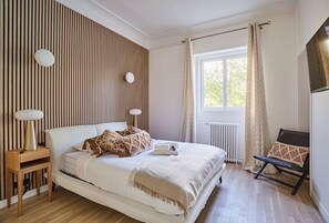 Chambre n°1 lit avec double et télévision