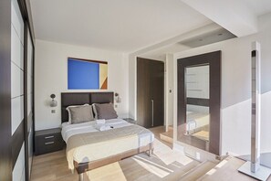 Master chambre avec baignoire et toilette