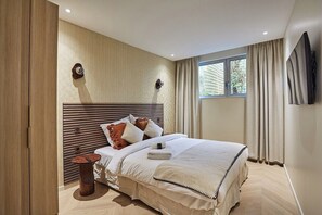 CHAMBRE 1 LIT QUEEN SIZE