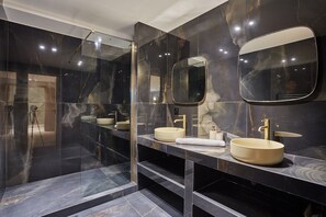 SALLE DE BAIN 1