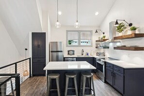 Fully Equipped Kitchen | Keyless Entry | In-Unit Laundry