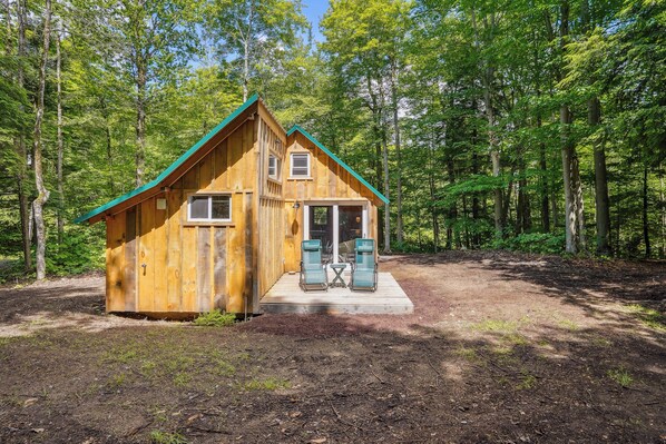 Gloversville Vacation Rental | Studio | 1BA | 3 Steps Required for Entry