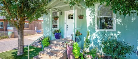 Front Entryway to property