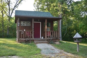 Bunkhouse w/ 2 additional queen size beds.  Can be rented - contact us