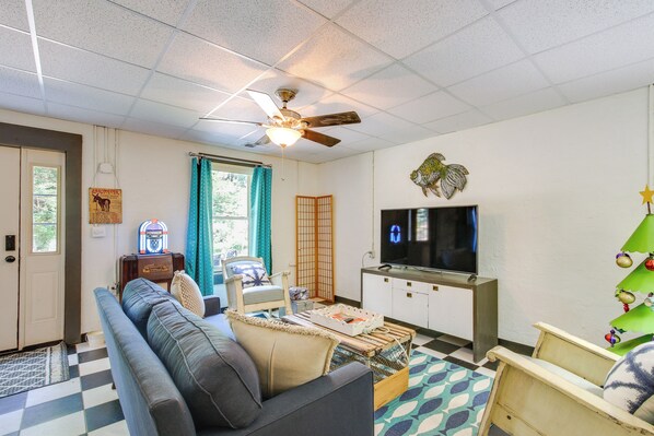 Killen Vacation Rental | Studio | 1BA | Step-Free Access | 850 Sq Ft