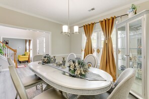 Dining Room | Dishware & Flatware Provided