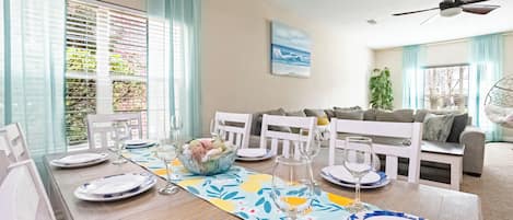 8 Seat Dinning Table