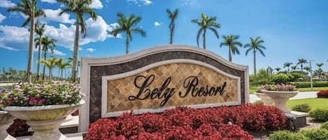 Entrance of Lely Resort