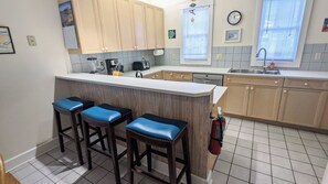 u shaped kitchen