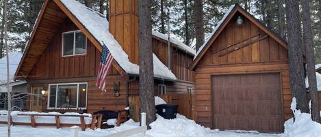 Beautiful cozy cabin 