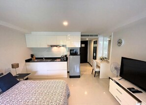 Studio at Kris Condo, 5 min walk to Bangtao beach (9903)