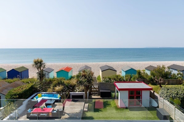 Come and experience true seafront living in East Wittering!
