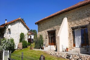Außenseite Ferienhaus [Sommer]