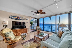 Living Room and Lanai Access