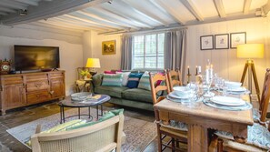 Living Room, Locke's Cottage, Bolthole Retreats