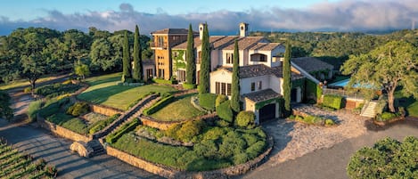 Welcome to Villa Capricho, a luxurious vacation home located in the heart of California's wine country