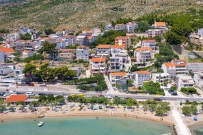 Markierte Lage der Villa Calma mit Meerblick im kleinen Ort Duće, neben der Stadt Omiš.