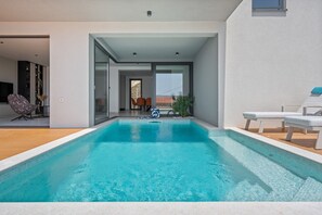 A 19,5 sqm private pool with hydromassage, with a Chlorine-Free water system that is gentle and much healthier for your body
